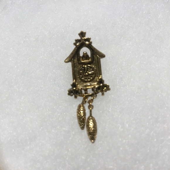 Avon Vintage 1981 Cuckoo Clock Gold Tone Lapel Pin/Tie Tack - Picture 7 of 9